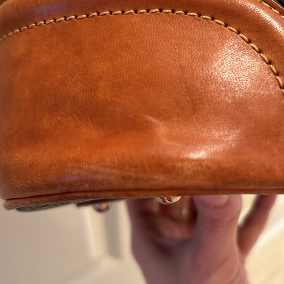 GUC—Dooney & Bourke Purse - Picture 13 of 15